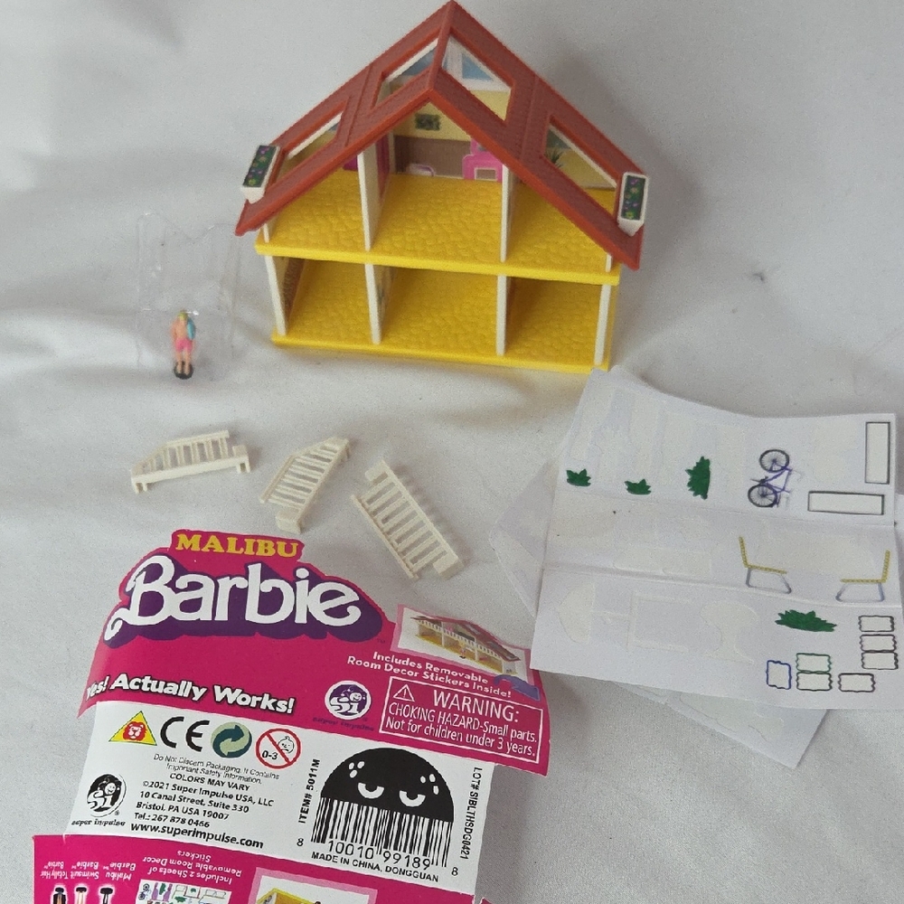 Barbie Malibu Mini Dollhouse with Mini Ken Doll 3.5"
